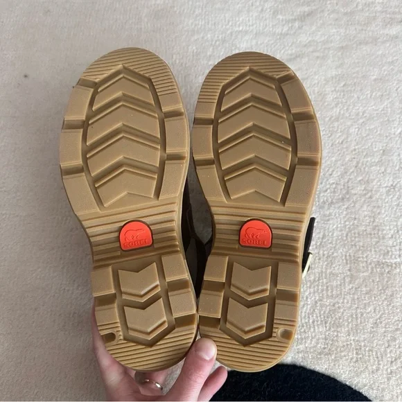 Sorel Burgundy Leather Slingback Clogs with Tan Lug Sole - Picture 4 of 6